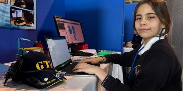 Henüz 10 yaşında kodlamada dünya sekizincisi oldu