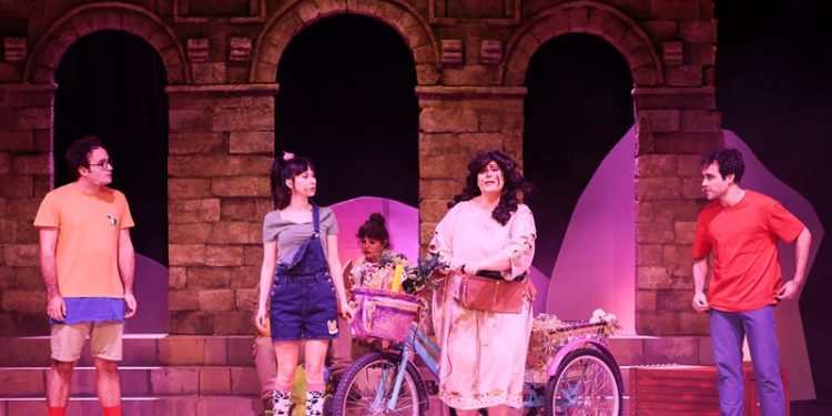 “Pat Pat Patara” Sezonun Son İki Oyunuyla İş Sanat’ta