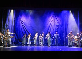 Türkülerin Coşkusunu İZDOB Sahneye taşındı