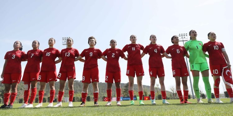 Eskişehirli Esra’dan muhteşem performans