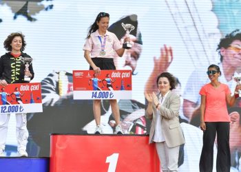 Maraton İzmir’de ödüller dağıtıldı