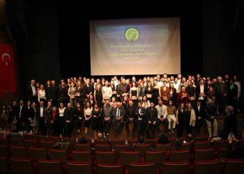 Sahne tasarım ödülü “Savaş ve Barış”ın