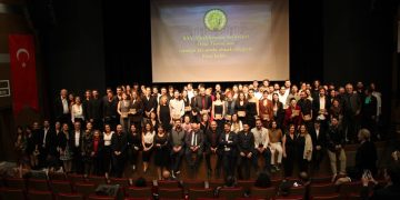 Sahne tasarım ödülü “Savaş ve Barış”ın