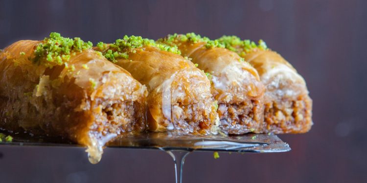 Bayramda beslenme düzeninizi bozmayın!