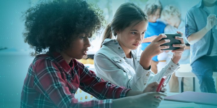 Çocuğunuzu zararlı uygulamalarla baş başa bırakmayın