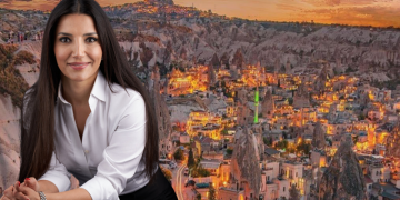 Lüks otelini kapatıp depremzede çocuklar için festival düzenliyor