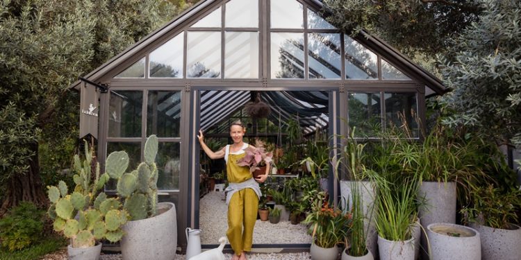 Fem Güçlütürk’ten bitkileri seven ve sevmek isteyen herkes için bir baş ucu kitabı