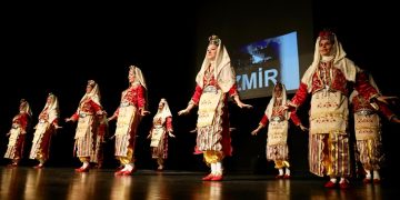 Odunpazarında Halk dansları Topluluğu’nda muhteşem yıl sonu gösterisi
