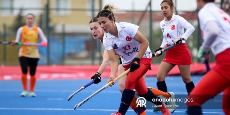 Süper Ligin Gol Kralı ve Kraliçesi Polisgücü’nden