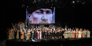 “Bu Memleket Bizim” Tüm Görkemiyle sahnede