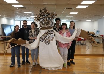 Candan Seda Balaban gençlere kukla ve maske yapımını öğretti