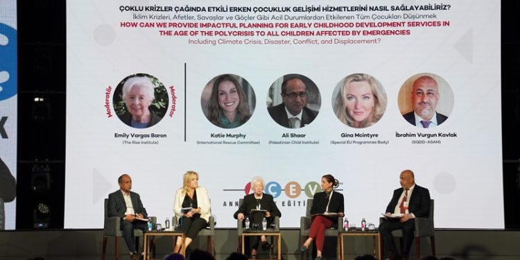 Erken çocukluk alanının önde gelen bilim insanları ve uzmanları İstanbul’da AÇEV’in 30. yılı vesilesiyle düzenlediği sempozyumda buluştu