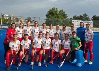 Hokeyin Sultanları ve Kaplanları Avrupa Şampiyonasında Kasırga gibi