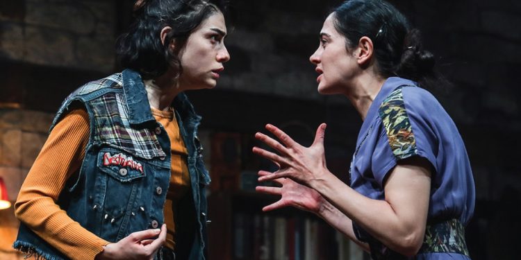 “Timsah Ateşi” oyunu 31 Mayıs’ta İzmir’de