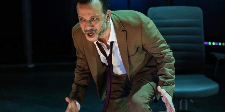 Kibritin Ucunda 21 Mayıs’ta sahnelere veda ediyor