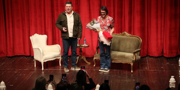 Oyuncu Mehmet Günsür “Hayat Felsefem İnsanları Mutlu Etmek”