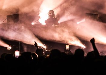 “Napoli Kraliçesi” Deborah de Luca nefesleri kesti!