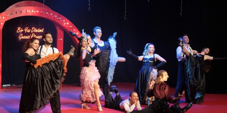 ‘Bir Yaz Dönümü Gecesi Rüyası Müzikali’ ne yoğun ilgi