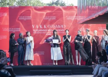 Vakko esmod moda akademisi mezuniyet töreni özel bir defileyle gerçekleşti