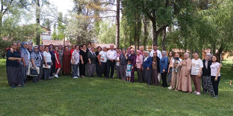 Eskişehir’de kadınlar belgelerini aldılar