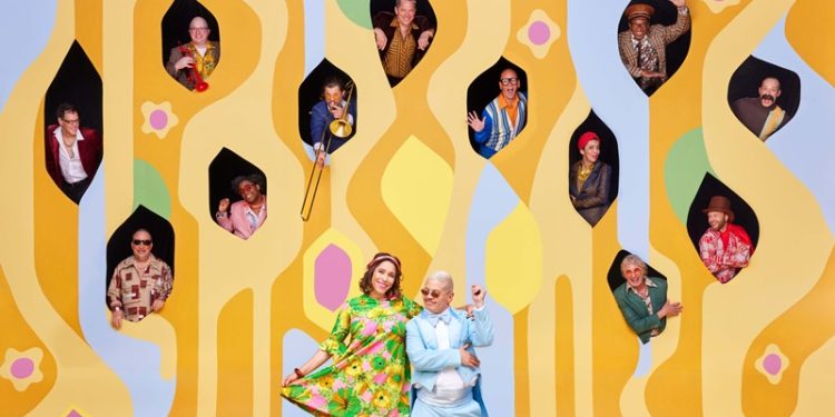 Dünya starları Türkiye’ye’de! Loreena Mckennitt ve Pink Martini Türkiye’ye geliyor