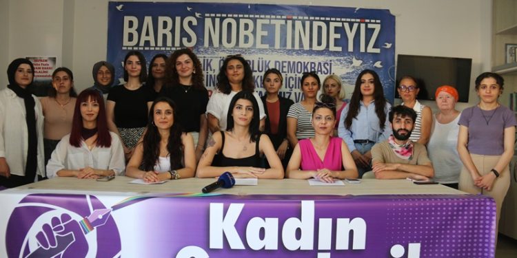 Mersin’de Kadın Gazeteciler Derneği kuruldu