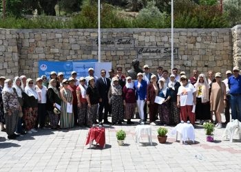 “Yarımada Kadınları Sakız Ağacına Can Katıyor”