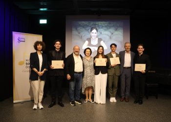 İş sanat’ın parlayan yıldızları ödüllerini aldı