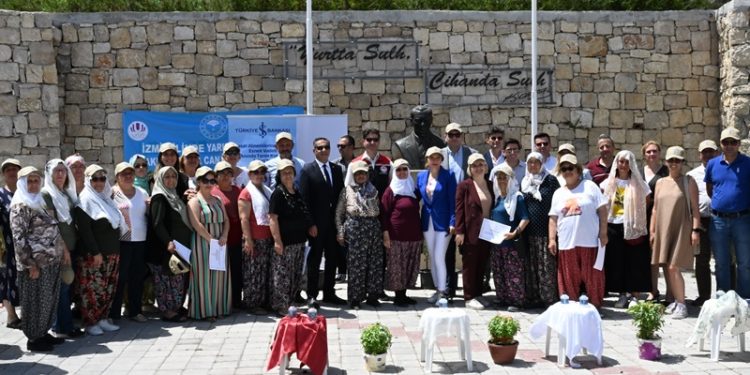 “Yarımada Kadınları Sakız Ağacına Can Katıyor”