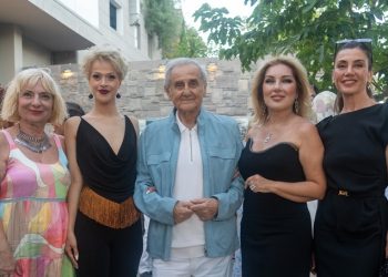 Yüzyılın sergisi sanatseverlerle buluştu