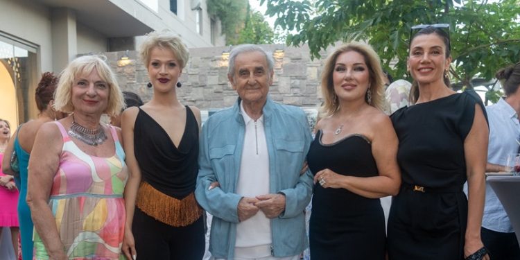 Yüzyılın sergisi sanatseverlerle buluştu