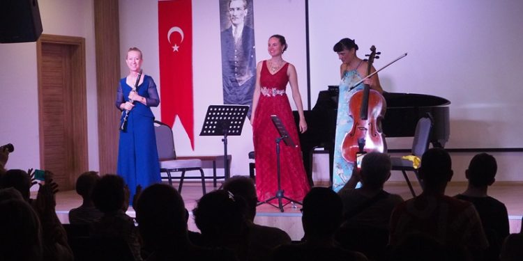 Konyaaltı’nda “Klasikten Romantiğe Yolculuk”