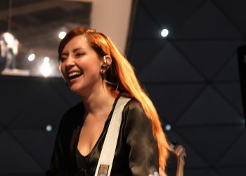 Nova Norda, “Bas Git, Peşindeyim Kendimin, Şerefine, Varım”