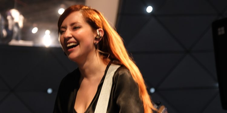 Nova Norda, “Bas Git, Peşindeyim Kendimin, Şerefine, Varım”