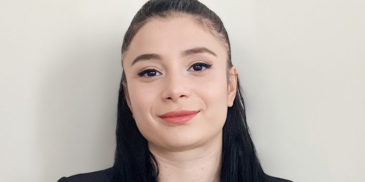 Özge Özdemir : Damar