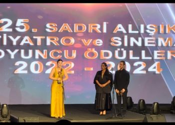 Şehir Tiyatroları Sanatçısı Yağmur Damcıoğlu Namak’a ödül