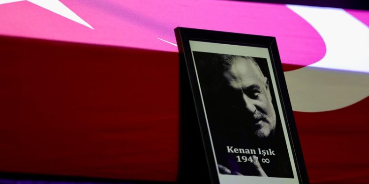 Kenan Işık son yolculuğuna uğurlandı