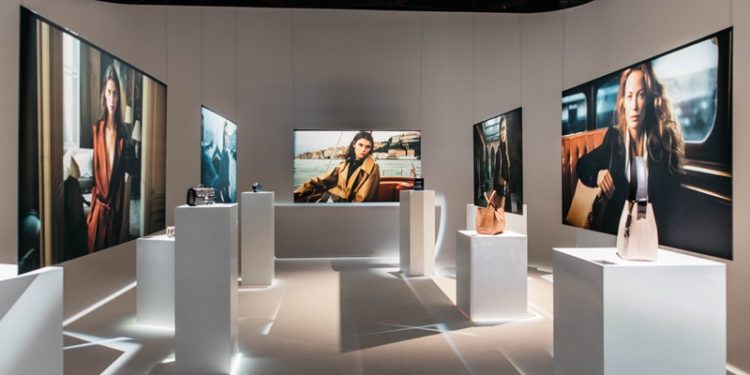 “Crafting Realms” Sergi̇si̇ Londra’da