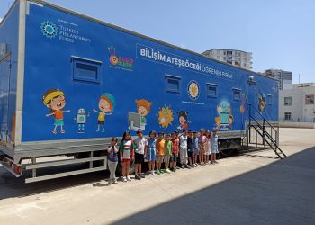 TEGV Bilişim Ateşböceği Diyarbakırlı çocuklara eğitim desteği sağlıyor