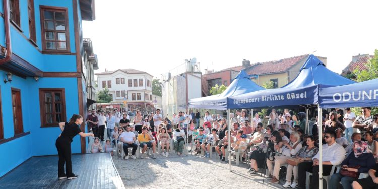 Odunpazarı’nda açık havada Pantomim gösterisi