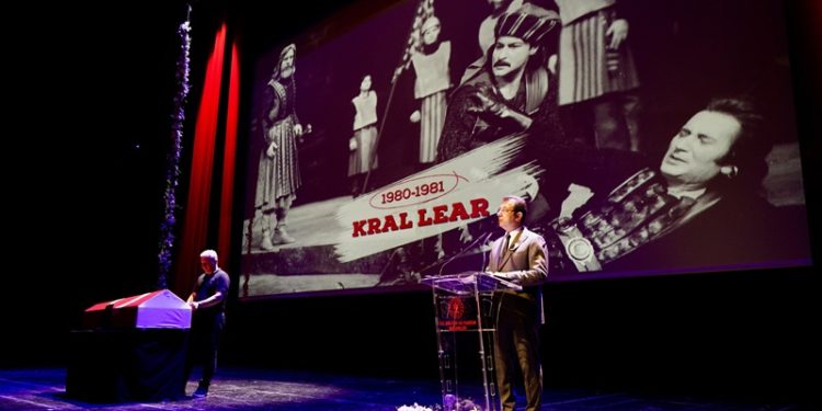 Kenan Işık içinAKM’de ortak tören düzenlendi İmamoğlu : Hepimizi ortak duyguda birleştirdi