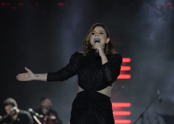 Van Kültür Yolu Festivali’nde Vanlılar Merve Özbey ile eğlendi