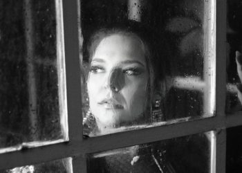 Tuğçe Kandemir’in yeni şarkısı “Aradan Çok Yıllar Geçti”