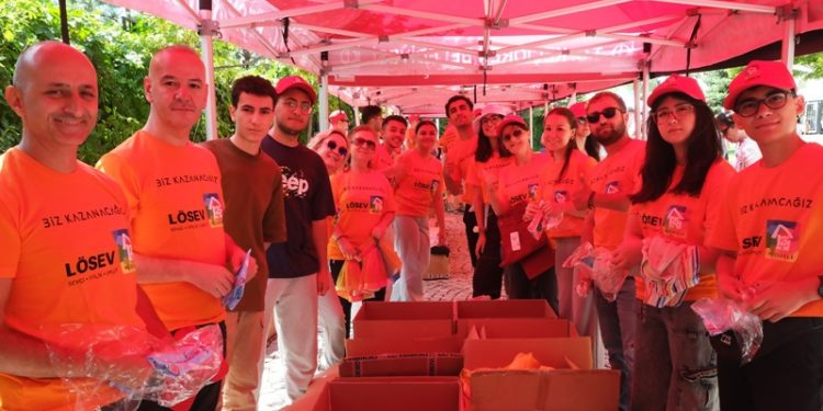 Lösev iyilikler tırı yola çıkıyor, yardımlar deprem bölgesine ulaşacak