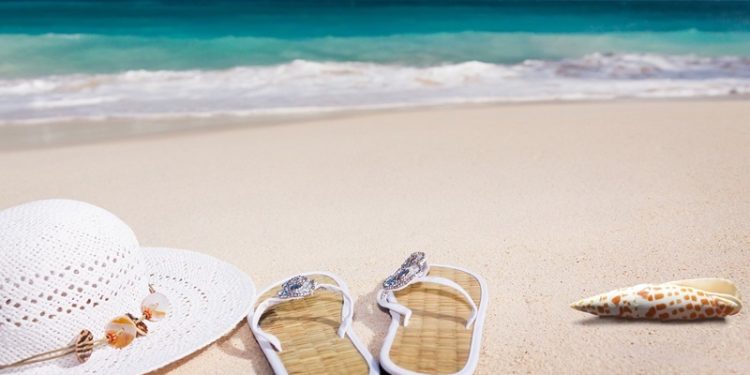 Kadınlara Özel Plaj Kombin Önerileri