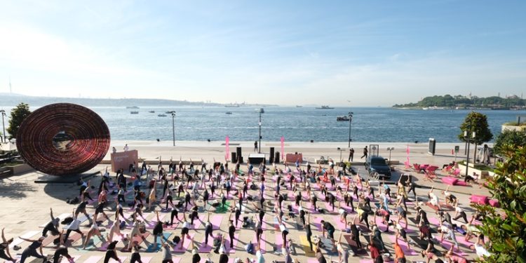Galataport İstanbul’da dördüncü kez “Rıhtımda Yoga”
