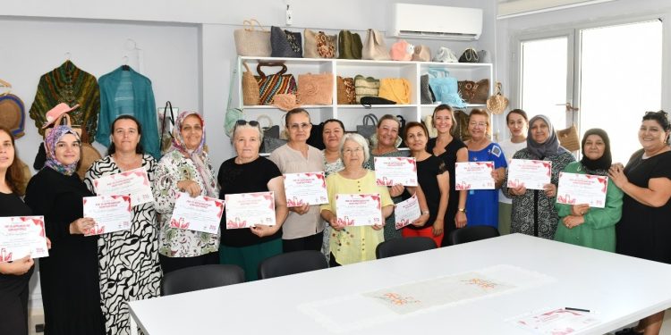 Sasalı’da kadınların el emeği ürünleri sergiye çıktı