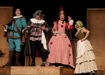 İtalyan Halk Tiyatrosu “İki Efendinin Uşağı” Harbiye’de