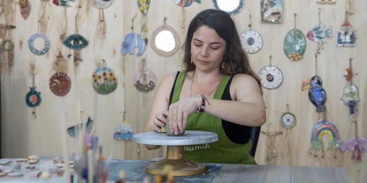 Gizem Çoklar, Mersin Belediyesinin desteğiyle işyerini büyütüyor