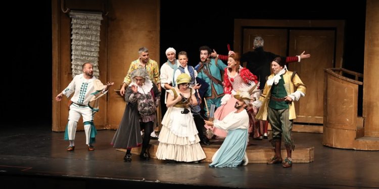 Harbiye’de “İki Efendinin Uşağı”yla unutulmaz bir komedi gecesi